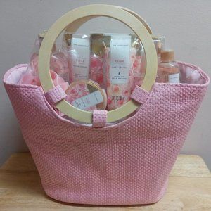 Bath & Body Works ROSE Gel Lotion Bubble Bath Bomb Salt Cream 9 PCS GIFT BAG SET